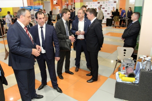 В Кургане открылась первая областная промышленная выставка «Импортозамещение-Урал-форум»