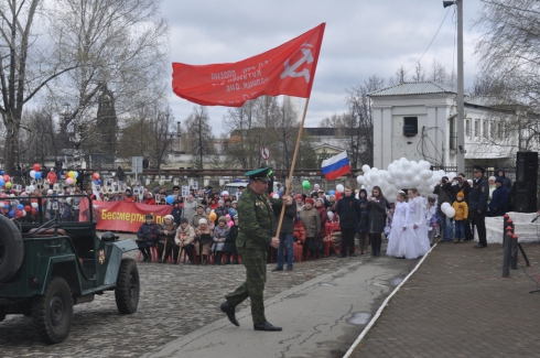 День Победы шагает по Уралу