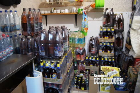 Жители Сортировки требуют закрыть «гадюшник» под окнами (ФОТО)