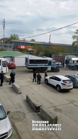 В екатеринбургскую мечеть нагрянули ФСБ и ОМОН (ФОТО)