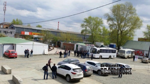 В екатеринбургскую мечеть нагрянули ФСБ и ОМОН (ФОТО)