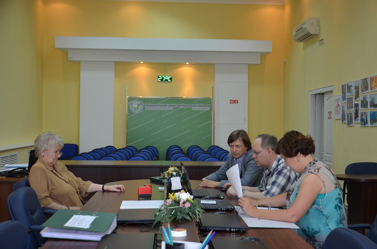 Новосибирская избирательная комиссия. Рабочая группа избирательной комиссии. Заседание избиркома белгородской. Рабочая группа избирательной комиссии. Партия пенсионеров калининград.