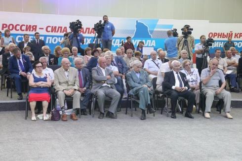 В Екатеринбурге собрали почетных граждан Урала