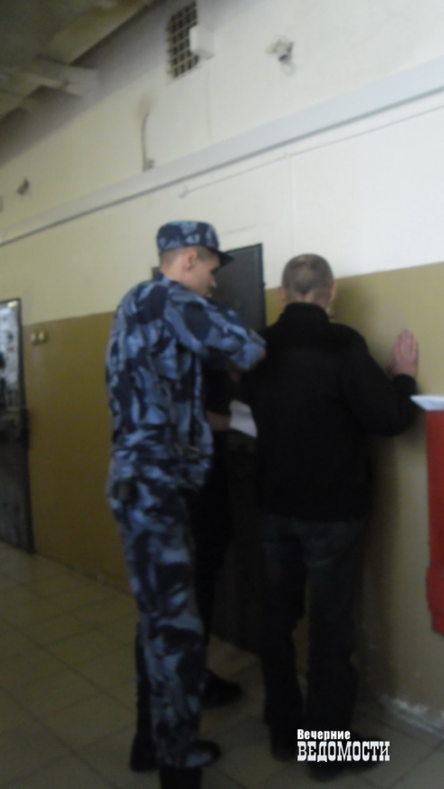 Выборы под конвоем