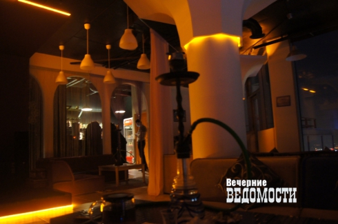 Свердловский УБЭП пришел с проверкой в «Высоцкий» (ФОТО)