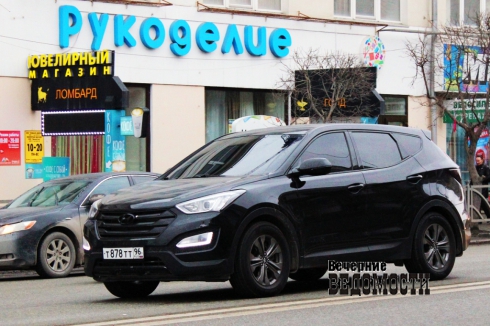 Во дворах у «Парк Хауса» сгорел внедорожник экс-тренера Никиты Мальцева