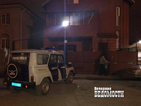 В Екатеринбурге ликвидировали крупное казино в цыганском особняке (ФОТО)