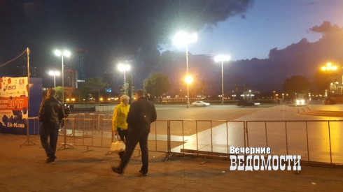 Центр Екатеринбурга оцеплен в районе Плотинки