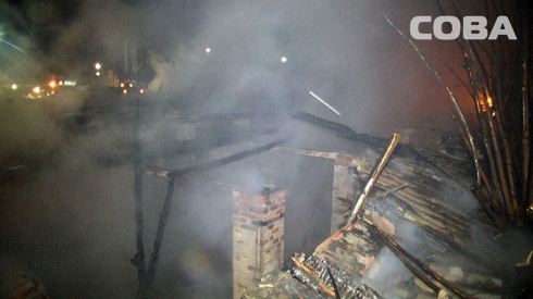 На улице Минометчиков потушили деревянный склад