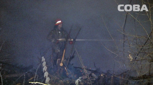 На улице Минометчиков потушили деревянный склад