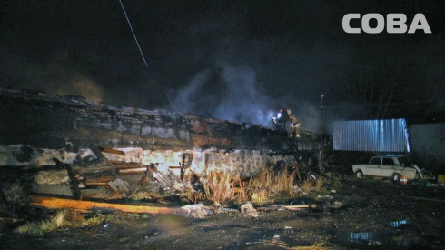 На улице Минометчиков потушили деревянный склад