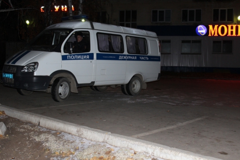 Полиция устанавливает причину гибели трех человек при пожаре в Реже