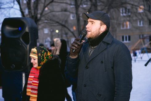 Жители Пионерского микрорайона Екатеринбурга погуляли на новогоднем празднике