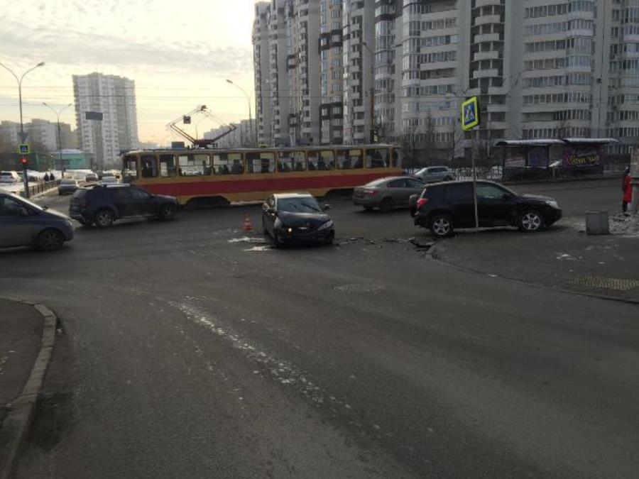 ГИБДД: сводка происшествий на территории Свердловской области за 8 февраля 2018 года ГИБДД: сводка происшествий на территории Свердловской области за 8 февраля 2018 года