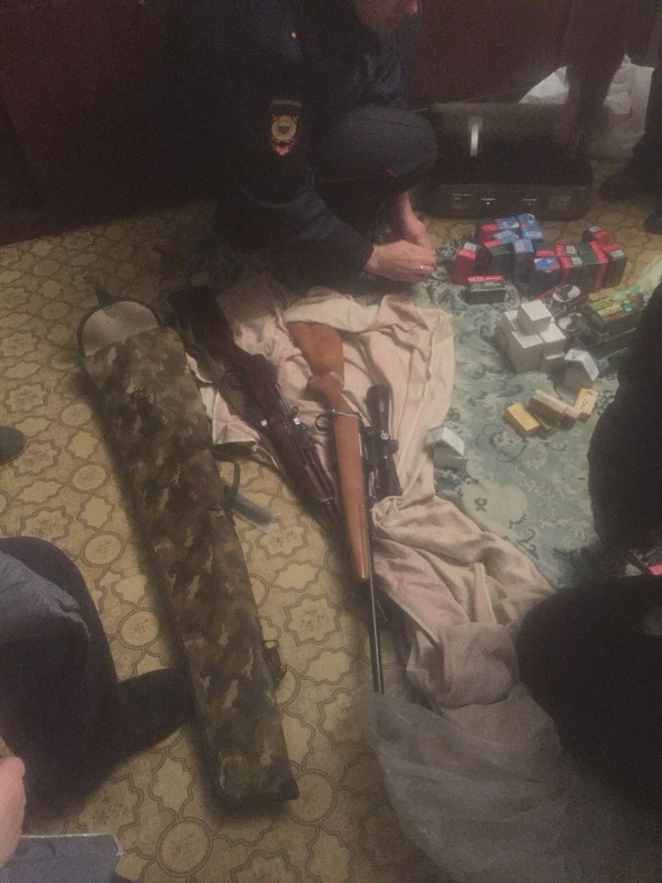 В квартире на Эльмаше нашли нелегальный арсенал