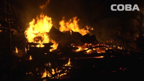 Ночью произошел крупный пожар в коллективном саду «Солнечный». Два дома сгорело