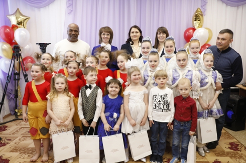 РМК открыла в Коркино после ремонта детский сад и построит современный спортивный комплекс