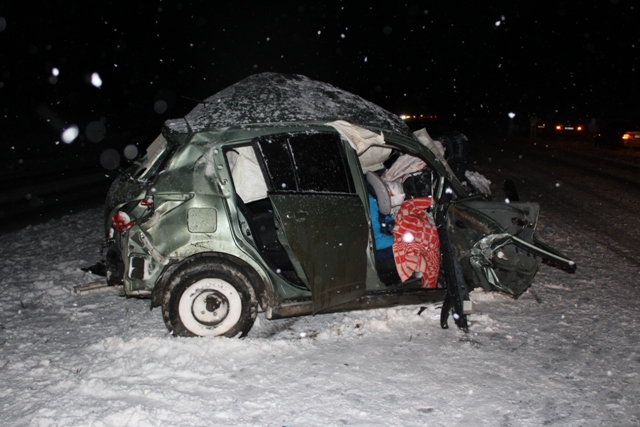 В массовом ДТП на Среднем Урале погибло два человека
