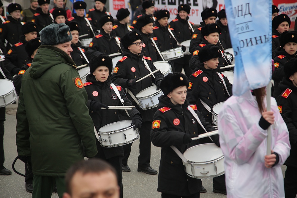 Около пяти тысяч человек приняли участие в пасхальном крестном ходе в Екатеринбурге