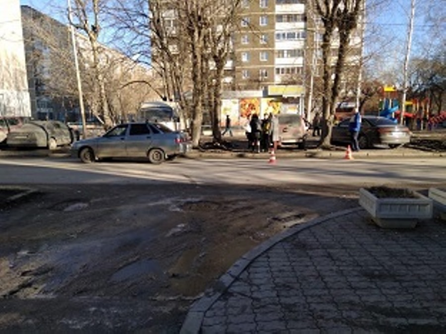 ГИБДД: сводка происшествий на территории Свердловской области за 12 апреля 2018 года ГИБДД: сводка происшествий на территории Свердловской области за 12 апреля 2018 года