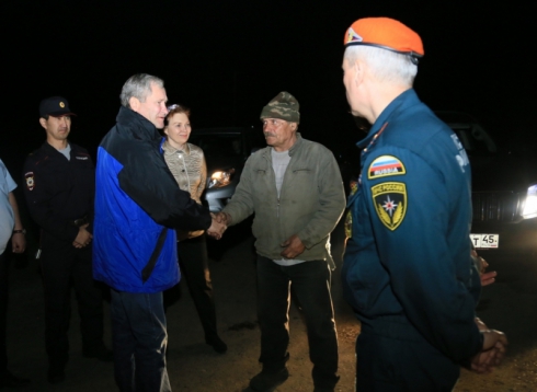 В Курганской области лесной пожар едва не уничтожил село. 36 человек остались без крова