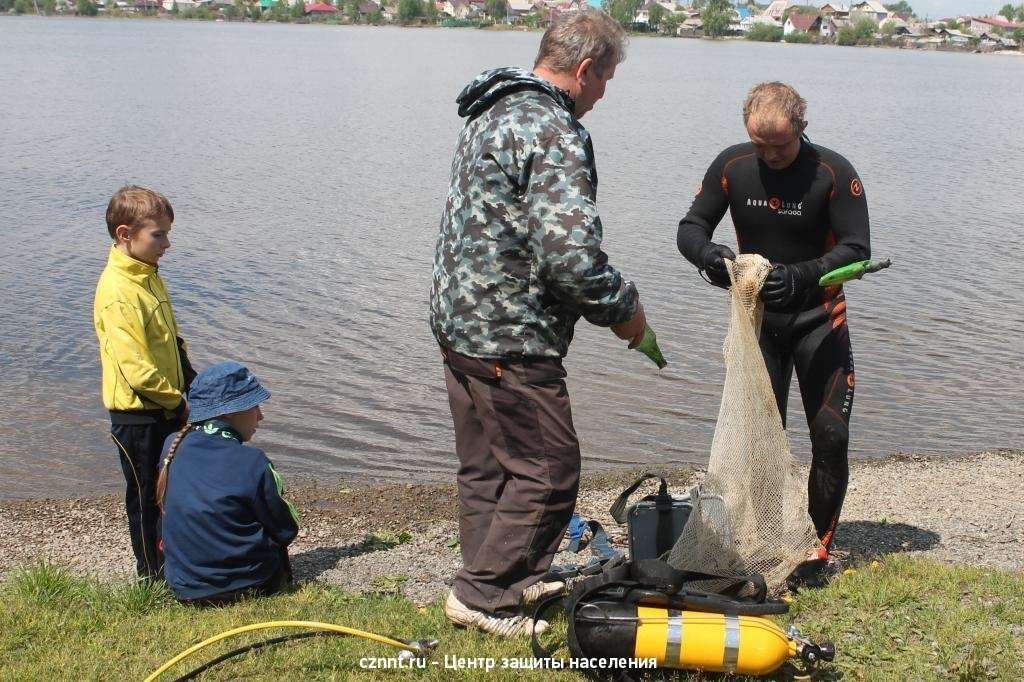 Генеральную уборку дна водоемов проводят в Нижнем Тагиле Генеральную уборку дна водоемов проводят в Нижнем Тагиле