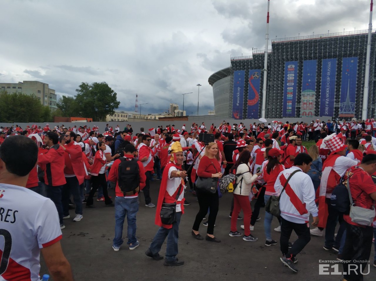 Такого Екатеринбург не видел со времён первомайских демонстраций в Советском Союзе. От поезда до стадиона. Без слов