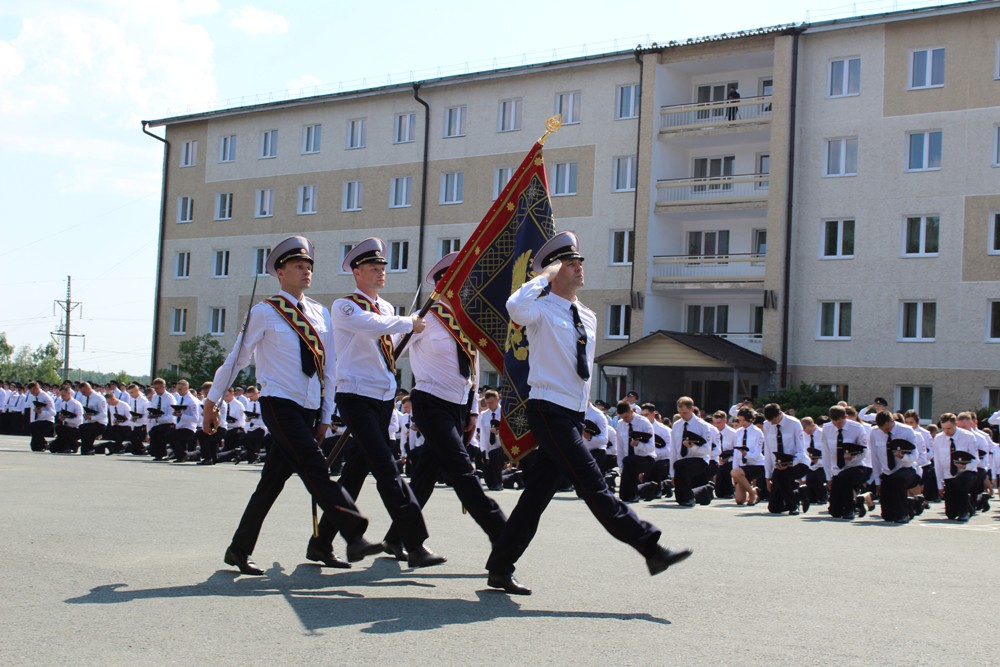 В Екатеринбурге вручили дипломы выпускникам УрЮИ МВД России В Екатеринбурге вручили дипломы выпускникам УрЮИ МВД России