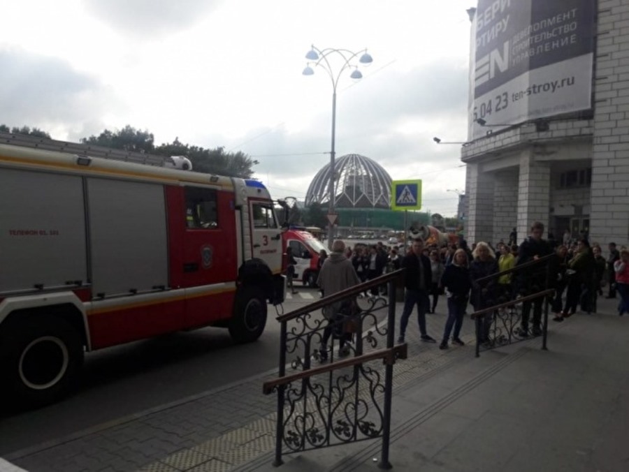 В Екатеринбурге утром загорелся «Гринвич». Эвакуировано 500 человек В Екатеринбурге утром загорелся «Гринвич». Эвакуировано 500 человек