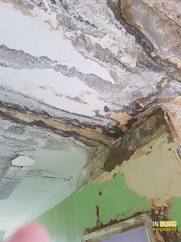 В Екатеринбурге топит школу В Екатеринбурге топит школу