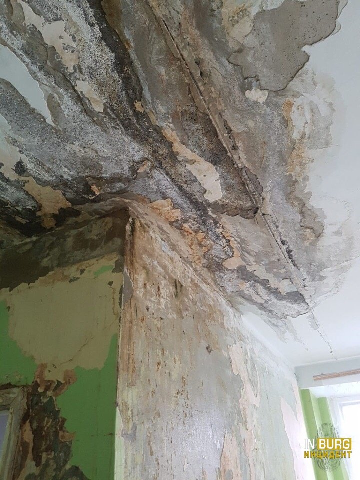 В Екатеринбурге топит школу В Екатеринбурге топит школу