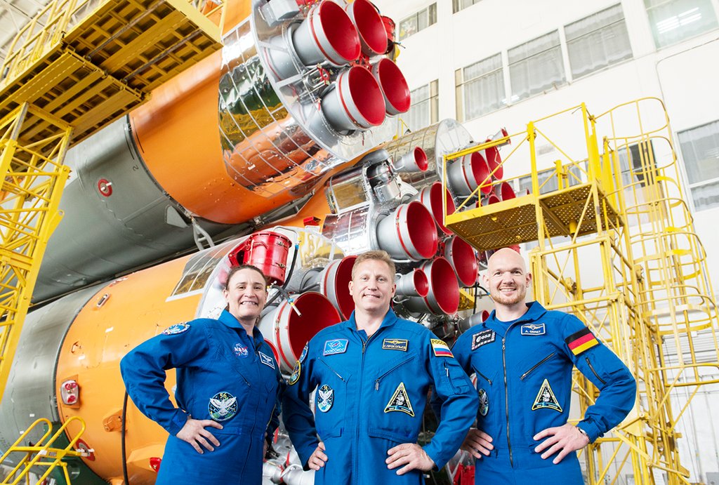 «Состряпал костюм из подручных средств»: космонавт из Екатеринбурга отпраздновал Хеллоуин на МКС «Состряпал костюм из подручных средств»: космонавт из Екатеринбурга отпраздновал Хеллоуин на МКС