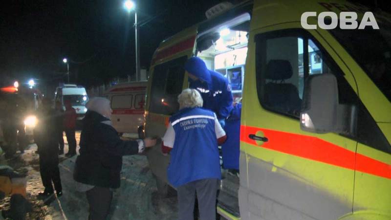 В Екатеринбурге в посёлке Семь Ключей сгорели два дома и машина В Екатеринбурге в посёлке Семь Ключей сгорели два дома и машина