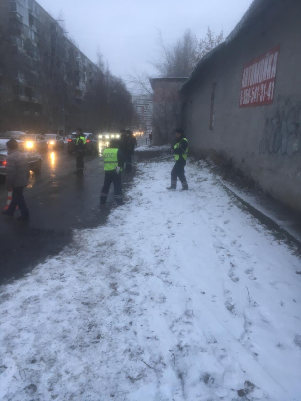 На улице Советской троллейбус сбил 16-летнюю девушку На улице Советской троллейбус сбил 16-летнюю девушку