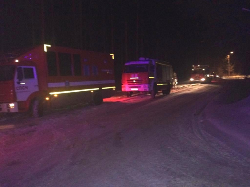 Крупный пожар случился прошедшей ночью в Берёзовском: горела пилорама Крупный пожар случился прошедшей ночью в Берёзовском: горела пилорама