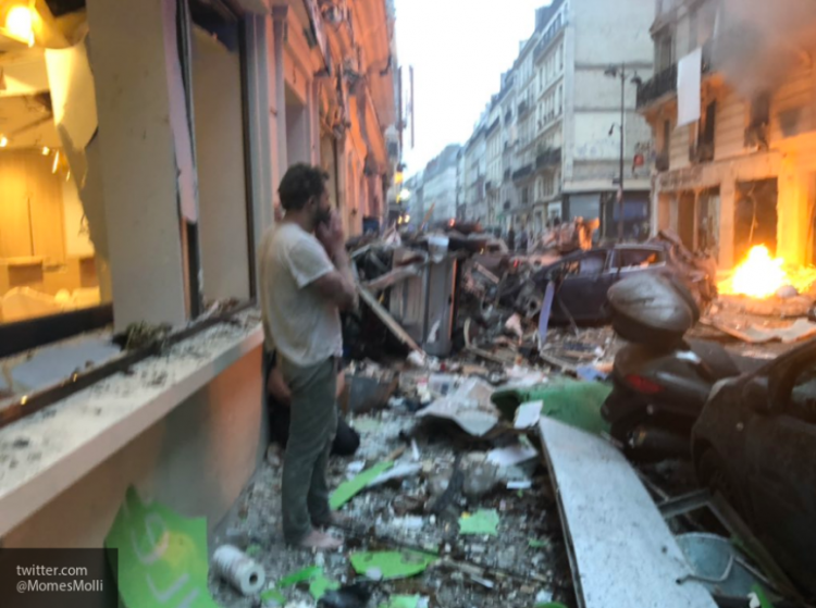 Мощный взрыв прогремел в центре Парижа Мощный взрыв прогремел в центре Парижа