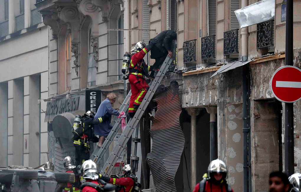 Мощный взрыв прогремел в центре Парижа Мощный взрыв прогремел в центре Парижа