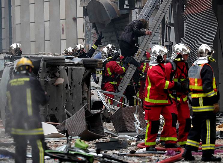 Мощный взрыв прогремел в центре Парижа Мощный взрыв прогремел в центре Парижа