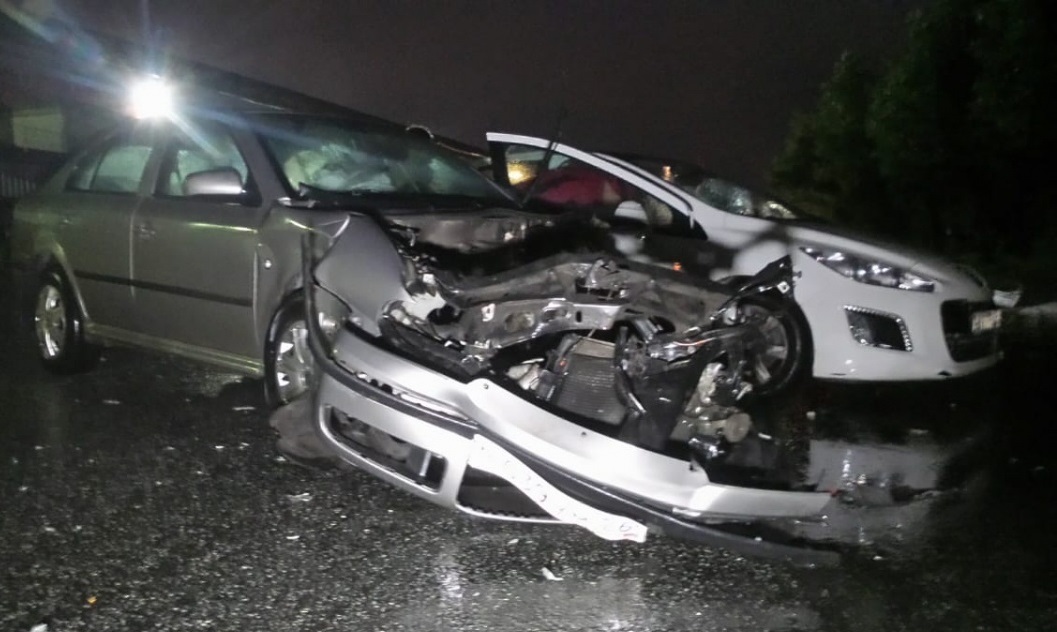 Ночью в Екатеринбурге произошло сразу несколько больших ДТП Ночью в Екатеринбурге произошло сразу несколько больших ДТП