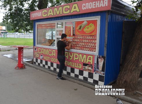 Свердловский общественник вышел в новый рейд после поджога автомобиля (ФОТО)