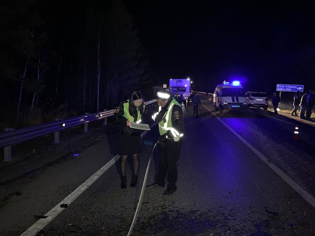 На Режевской трассе иномарка столкнулась с ГАЗелью, водитель легковушки погиб На Режевской трассе иномарка столкнулась с ГАЗелью, водитель легковушки погиб