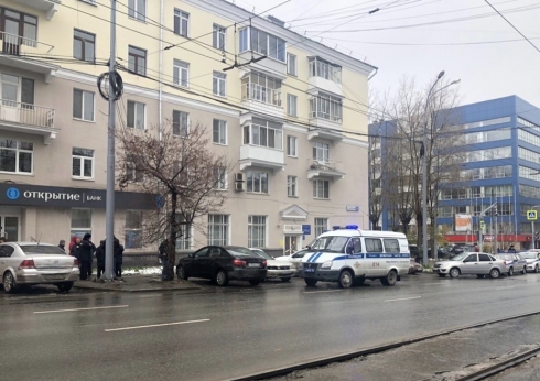 В Екатеринбурге на банк «Открытие» совершен вооруженный налет. Погиб один человек