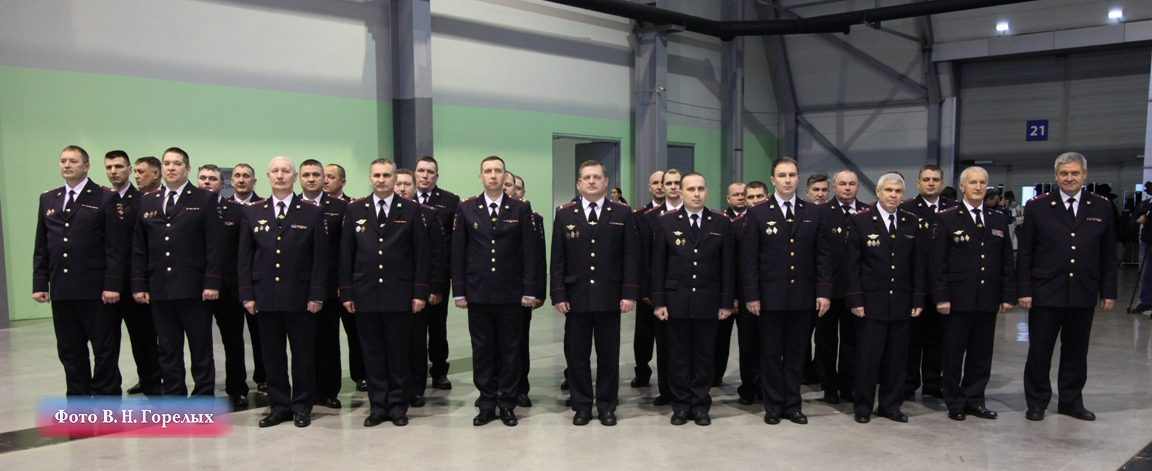 Свердловским полицейским вручили 57 новых автомобилей Лада Веста Свердловским полицейским вручили 57 новых автомобилей Лада Веста