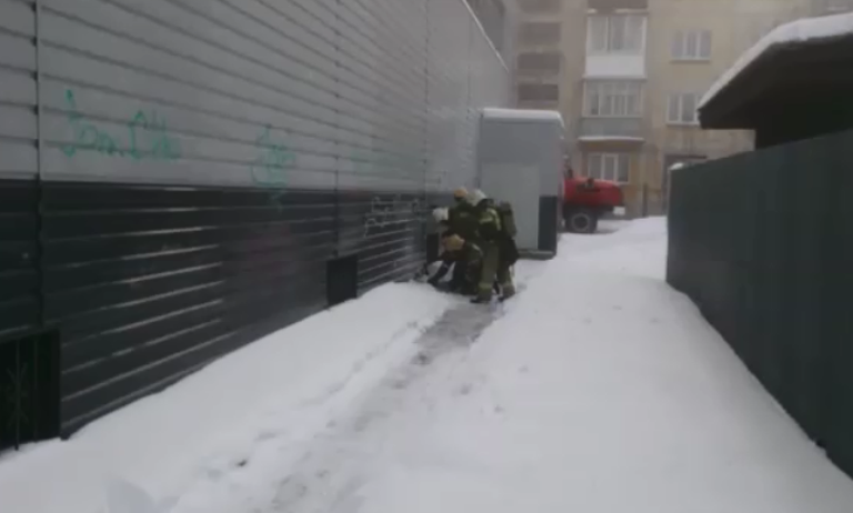 В Первоуральске произошло задымление в ТЦ «Меридиан» В Первоуральске произошло задымление в ТЦ «Меридиан»