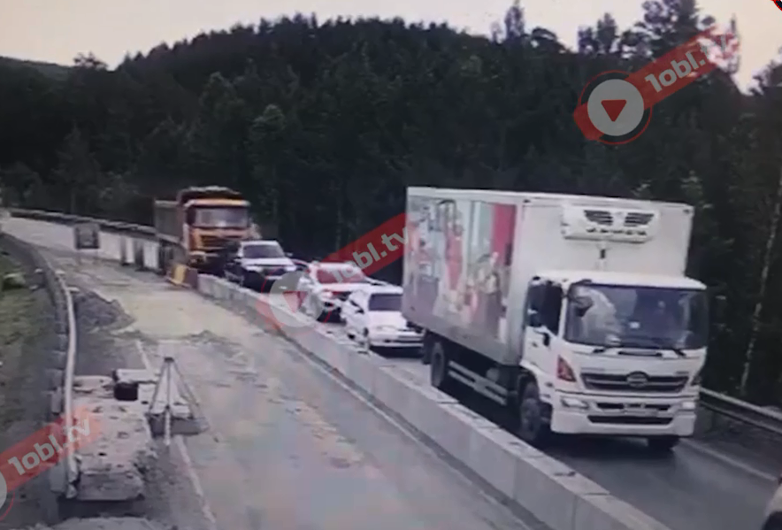 Жуткое ДТП на трассе М5 у Юрюзани в Челябинской области. Двое погибших, семь раненых Жуткое ДТП на трассе М5 у Юрюзани в Челябинской области. Двое погибших, семь раненых