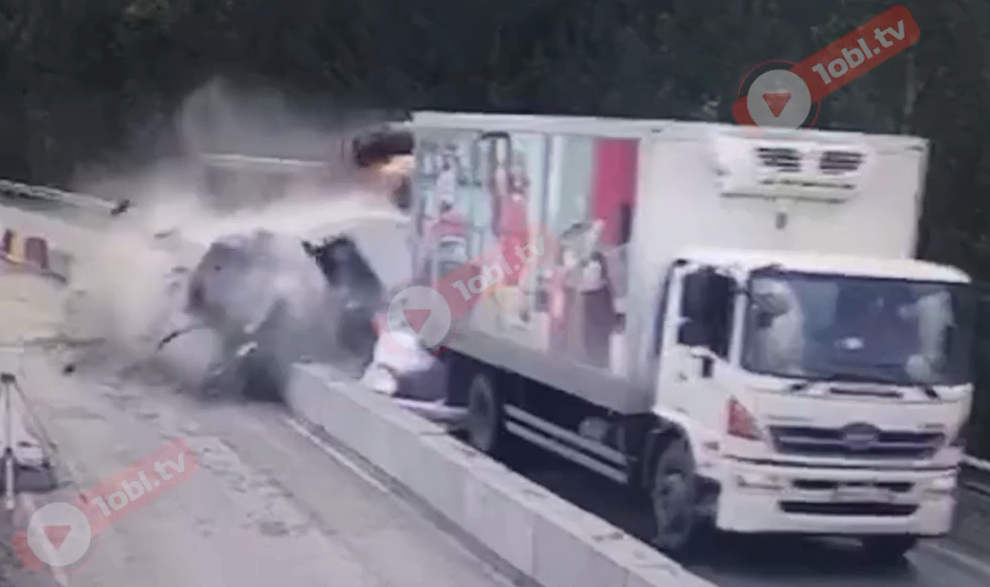 Жуткое ДТП на трассе М5 у Юрюзани в Челябинской области. Двое погибших, семь раненых Жуткое ДТП на трассе М5 у Юрюзани в Челябинской области. Двое погибших, семь раненых