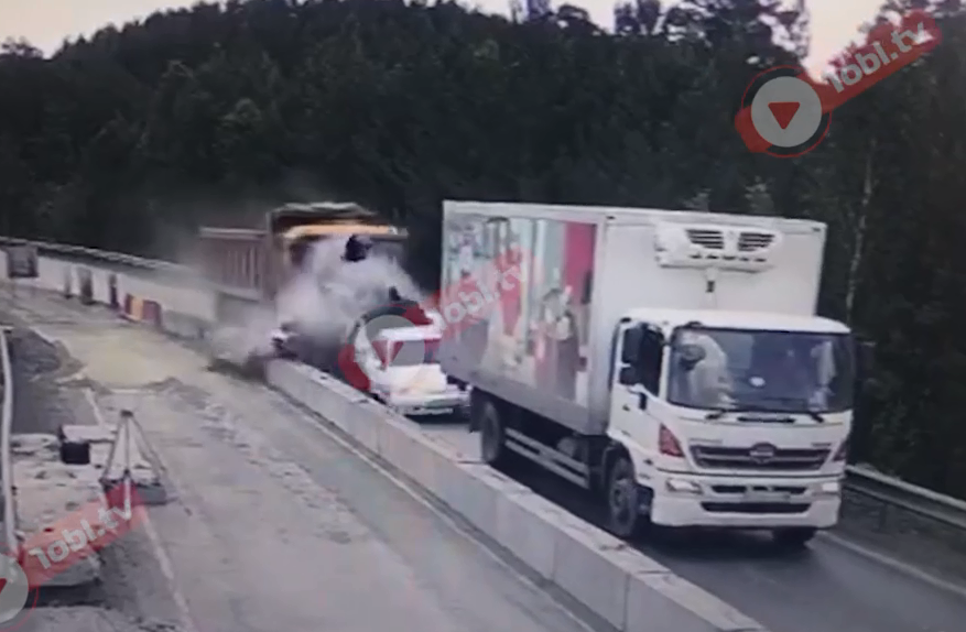 Жуткое ДТП на трассе М5 у Юрюзани в Челябинской области. Двое погибших, семь раненых Жуткое ДТП на трассе М5 у Юрюзани в Челябинской области. Двое погибших, семь раненых