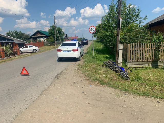 В Свердловской области в выходные подростки на мопедах попали в ДТП